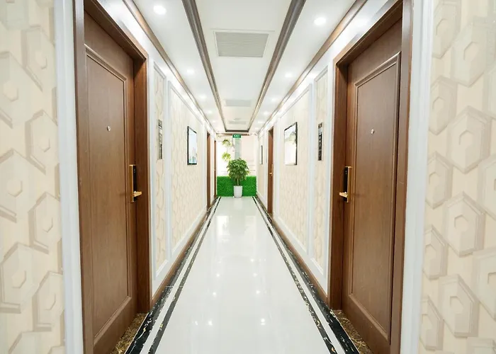 Sunland And Restaurant Khách sạn 4*