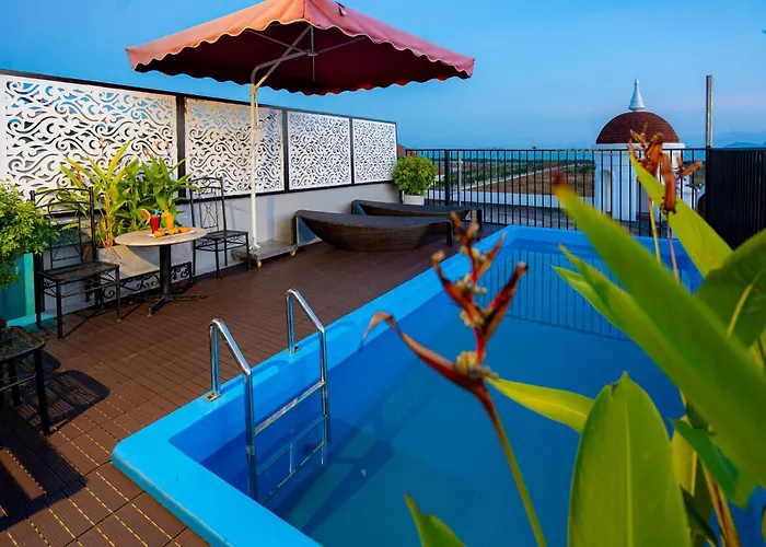 Sunland And Restaurant 4*