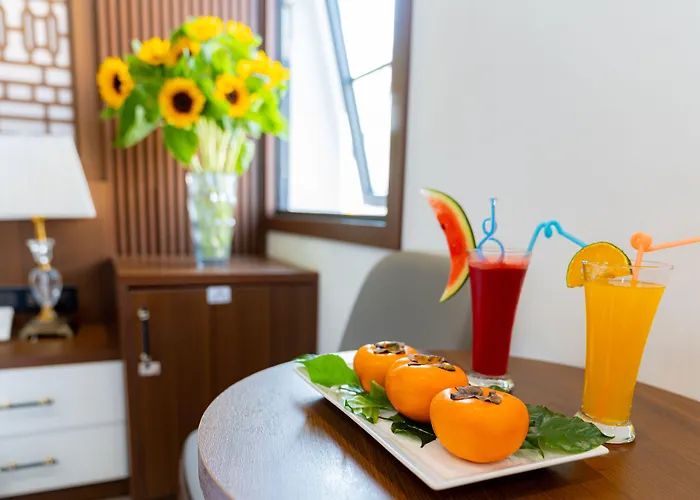 Khách sạn Sunland And Restaurant 4*