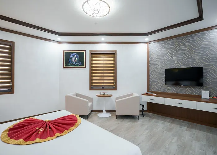 Sunland And Restaurant 4*
